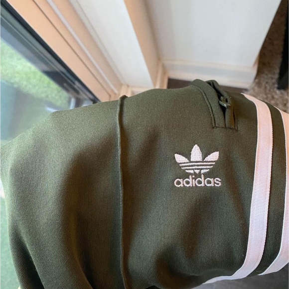 Women’s adidas trackpants - Picture 2 of 2